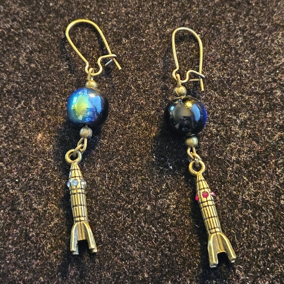 Rocketship Earrings - Picture 1 of 3